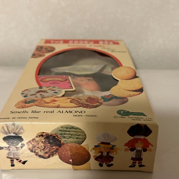 NIB Vintage THE COOKY BOX Fortune Cooky Smells like Almond Bendable Doll - Picture 6 of 6